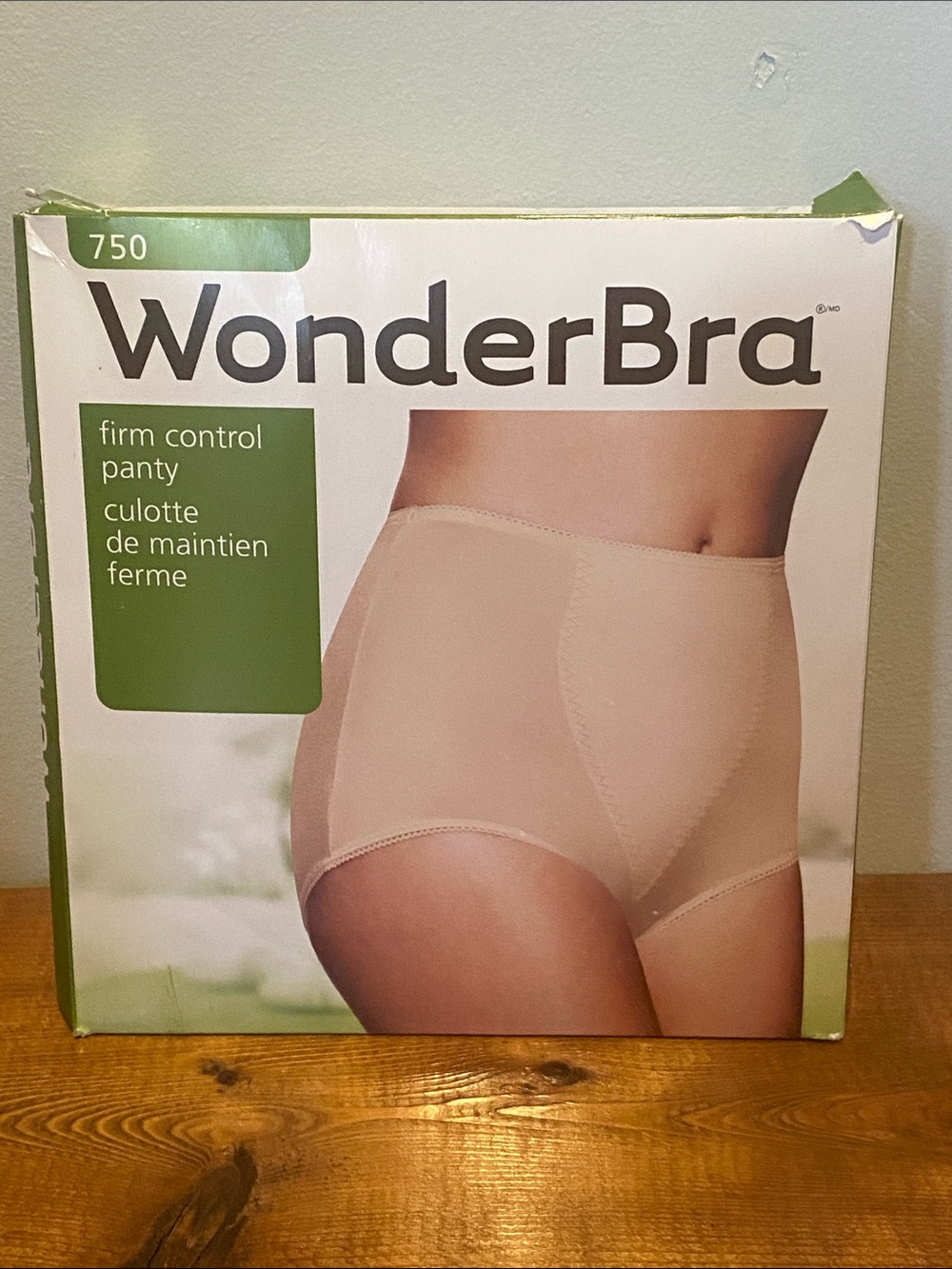 WonderBra Firm Control High-Waist Panty - Nude/Beige